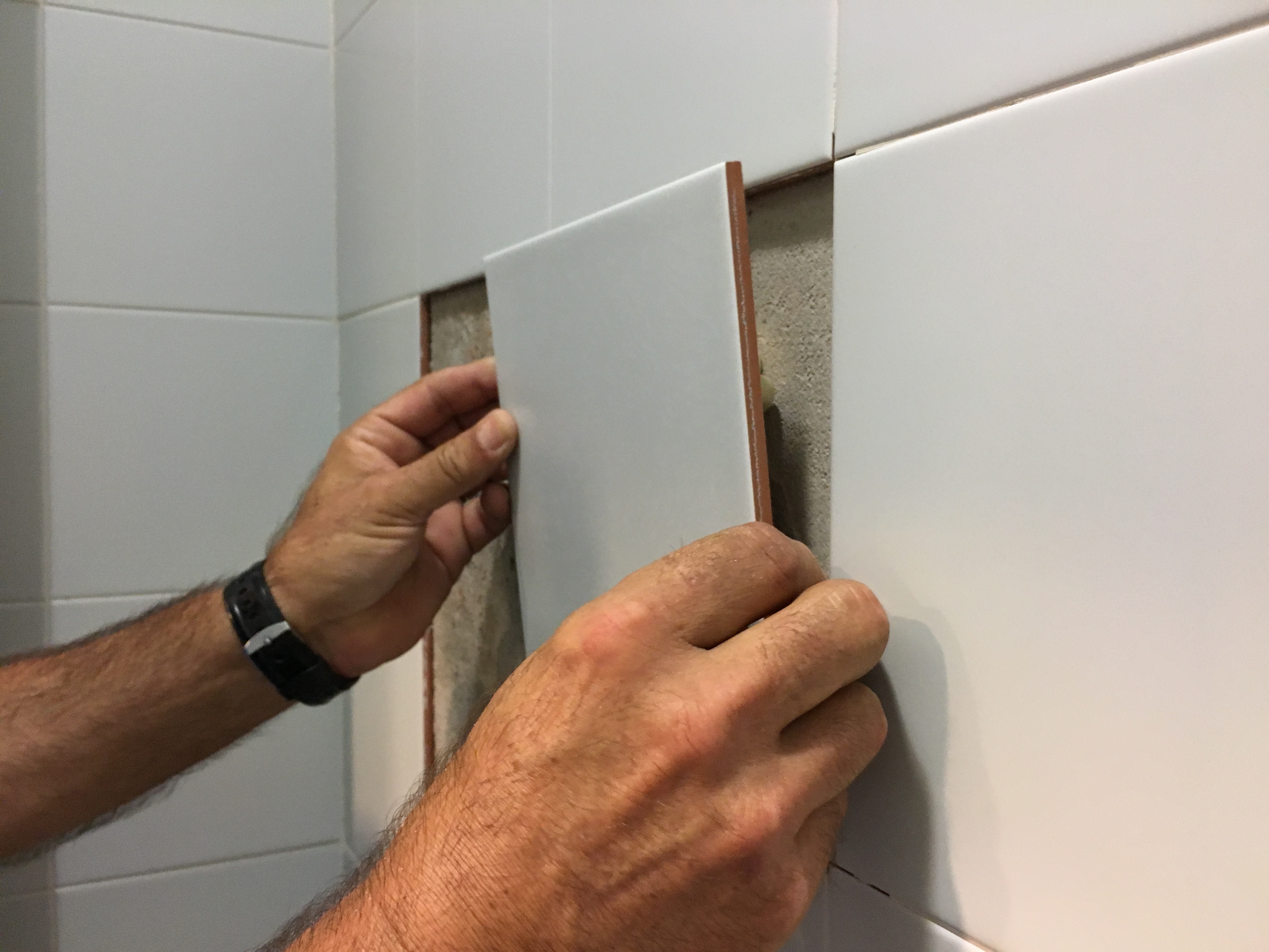 ¿Cómo arreglar las baldosas del baño? - Ceys